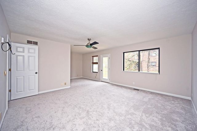 39 Rolling Hills Court, Wyoming, OH 45215