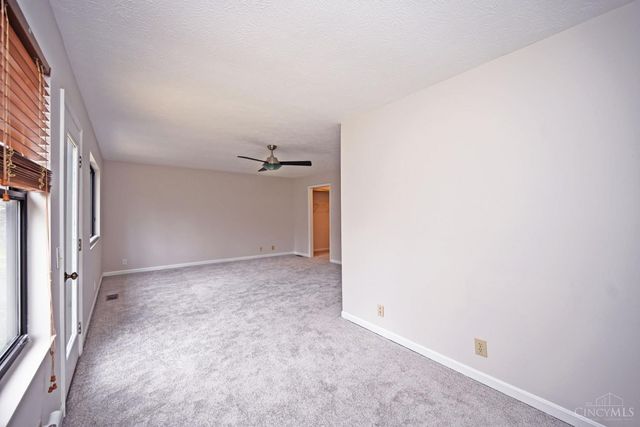 39 Rolling Hills Court, Wyoming, OH 45215