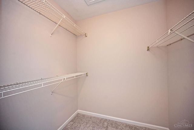 39 Rolling Hills Court, Wyoming, OH 45215