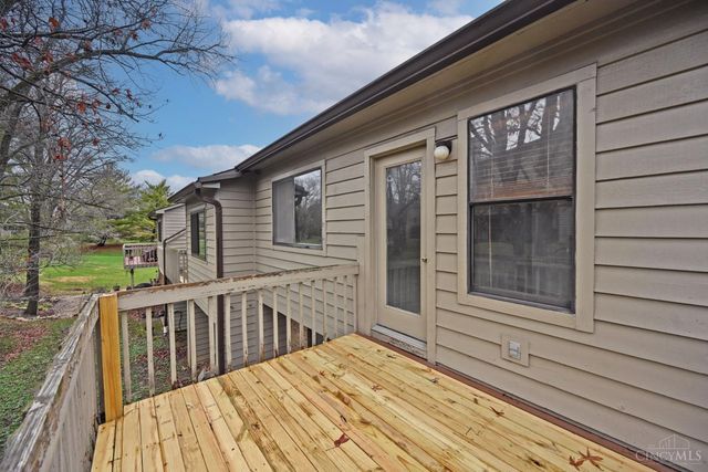 39 Rolling Hills Court, Wyoming, OH 45215