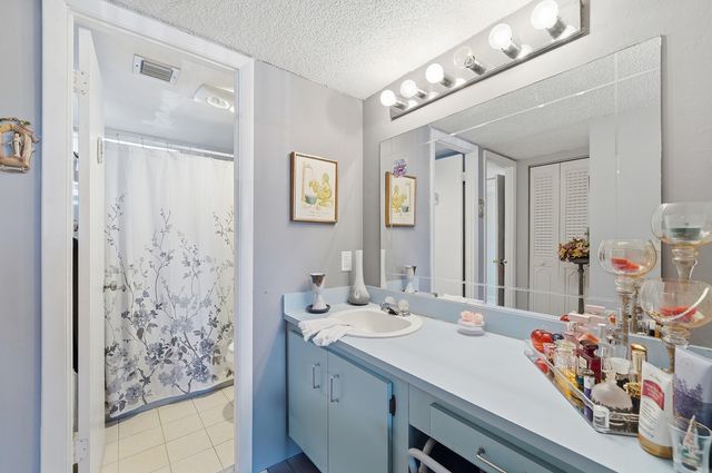 3130 Holiday Springs Boulevard 103, Margate, FL 33063