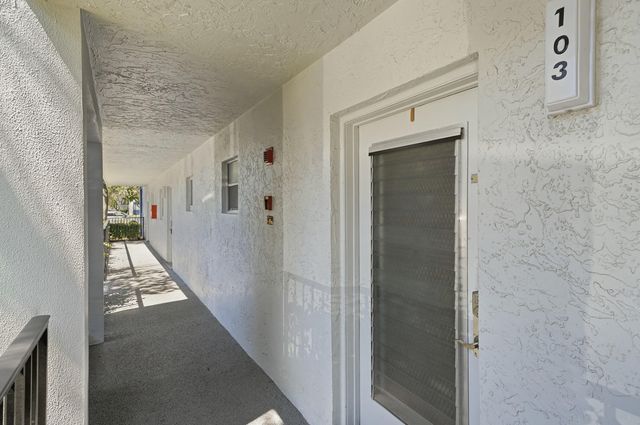 3130 Holiday Springs Boulevard 103, Margate, FL 33063