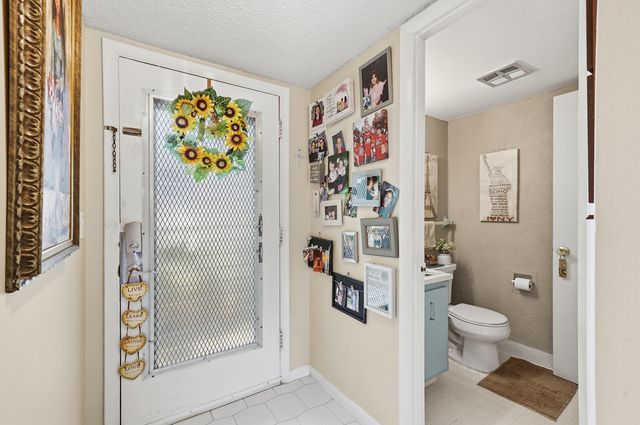 3130 Holiday Springs Boulevard 103, Margate, FL 33063