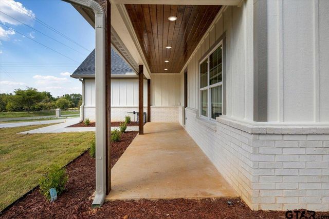 15574 County Road 434, Lindale, TX 75771