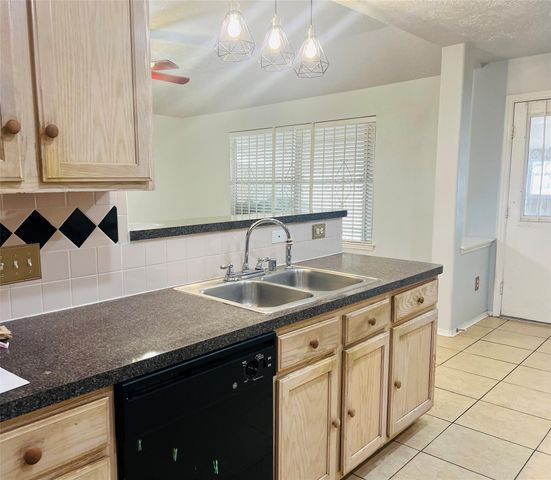 5914 Dream Court, Houston, TX 77085