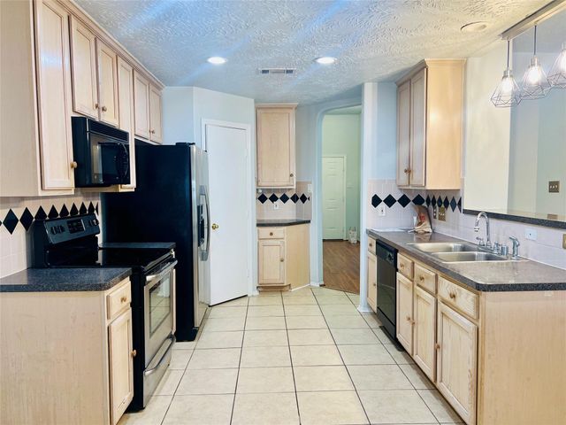 5914 Dream Court, Houston, TX 77085