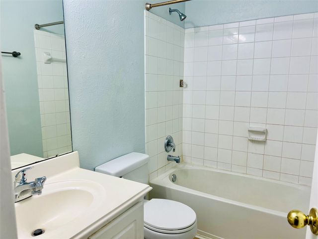 5914 Dream Court, Houston, TX 77085