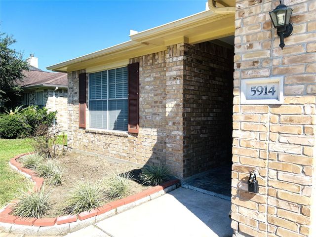 5914 Dream Court, Houston, TX 77085