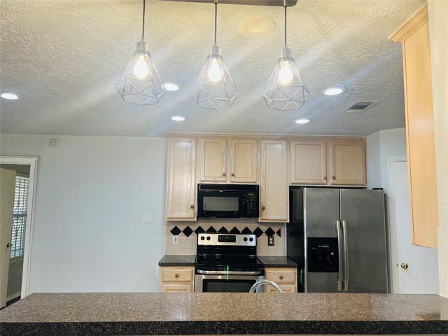 5914 Dream Court, Houston, TX 77085