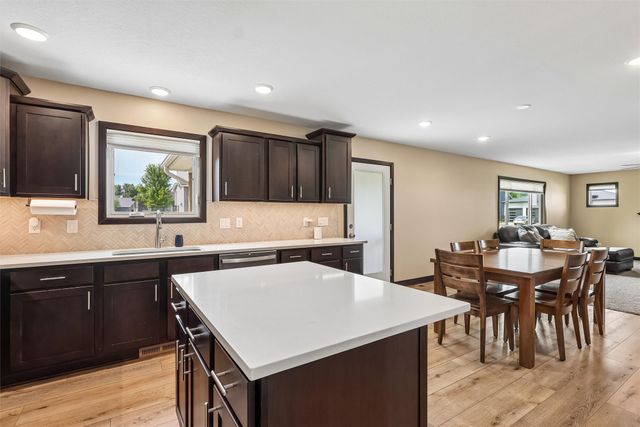 3435 E Herold Avenue, Des Moines, IA 50320