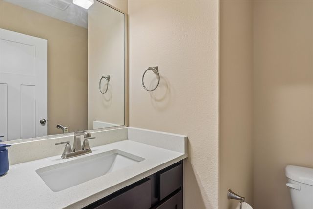 3435 E Herold Avenue, Des Moines, IA 50320