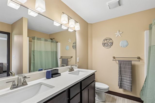3435 E Herold Avenue, Des Moines, IA 50320