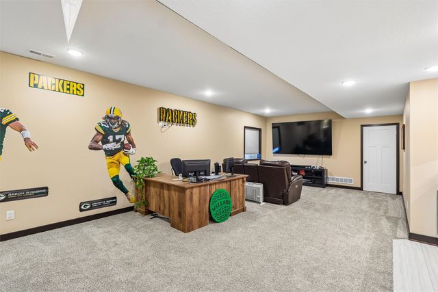 3435 E Herold Avenue, Des Moines, IA 50320