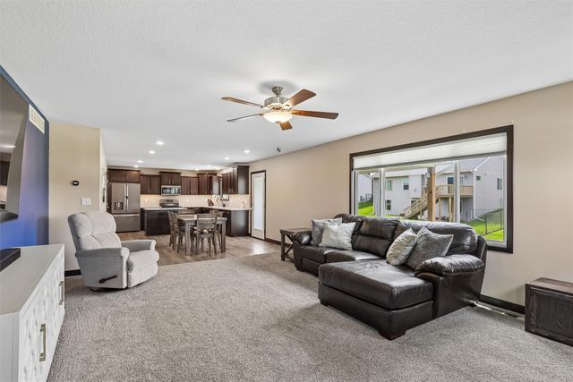 3435 E Herold Avenue, Des Moines, IA 50320