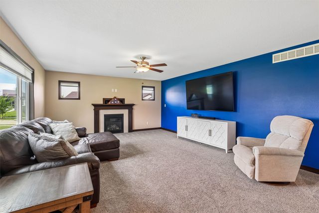 3435 E Herold Avenue, Des Moines, IA 50320
