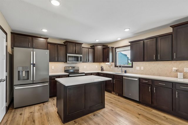 3435 E Herold Avenue, Des Moines, IA 50320