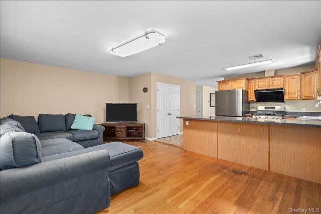 120 Woodruff Avenue, Scarsdale, NY 10583