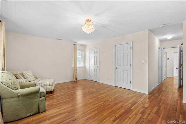 120 Woodruff Avenue, Scarsdale, NY 10583