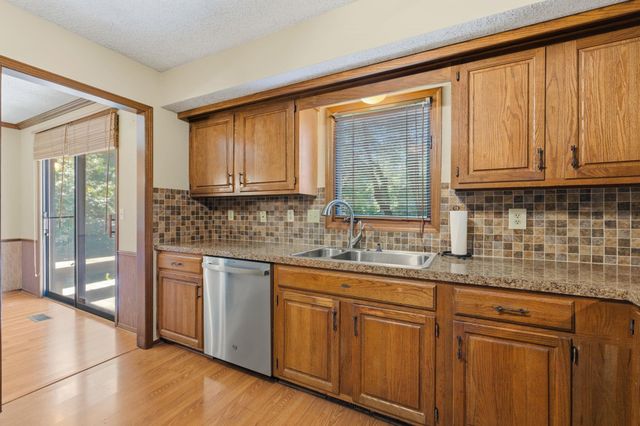 1112 E James St, Derby, KS 67037