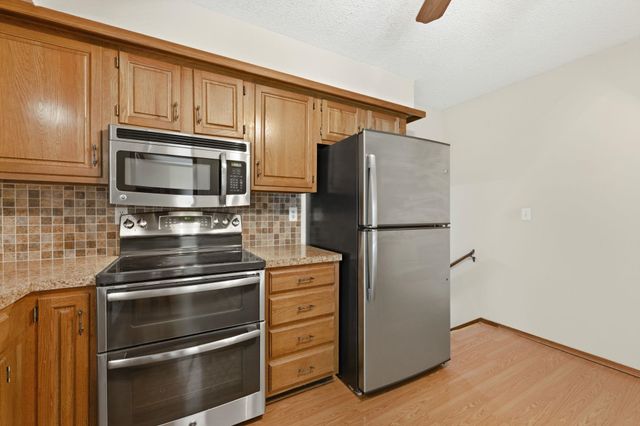 1112 E James St, Derby, KS 67037