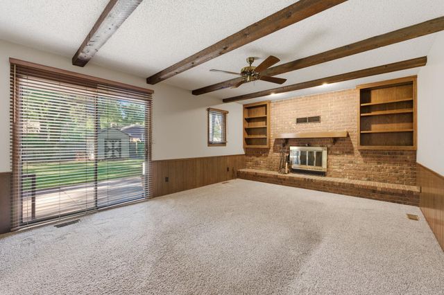1112 E James St, Derby, KS 67037