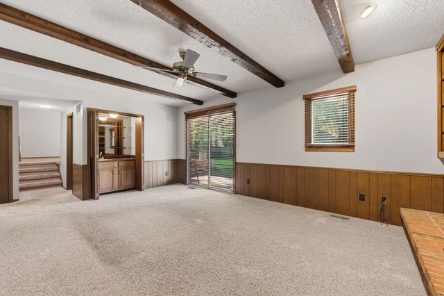 1112 E James St, Derby, KS 67037