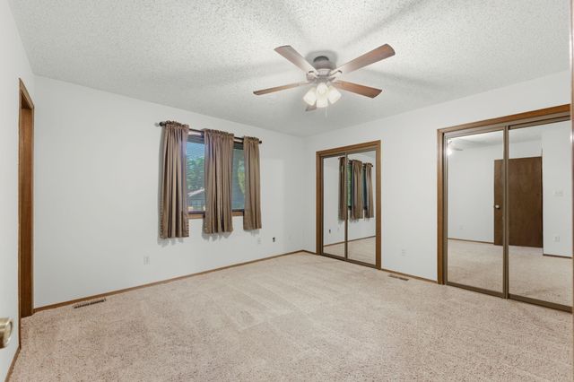 1112 E James St, Derby, KS 67037