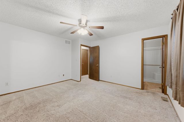 1112 E James St, Derby, KS 67037