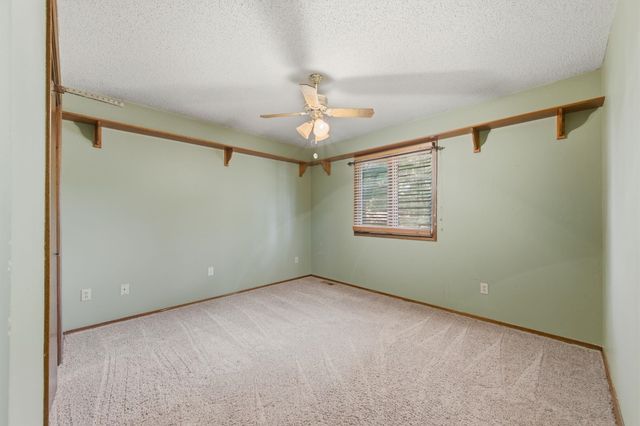1112 E James St, Derby, KS 67037