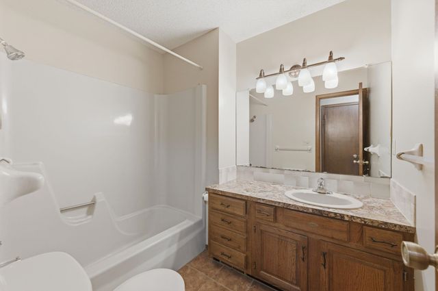 1112 E James St, Derby, KS 67037
