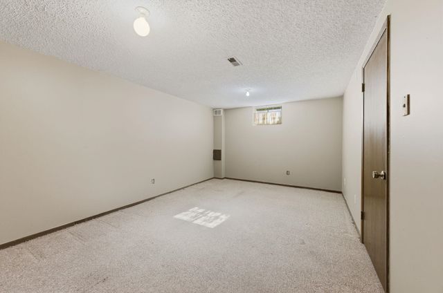 1112 E James St, Derby, KS 67037