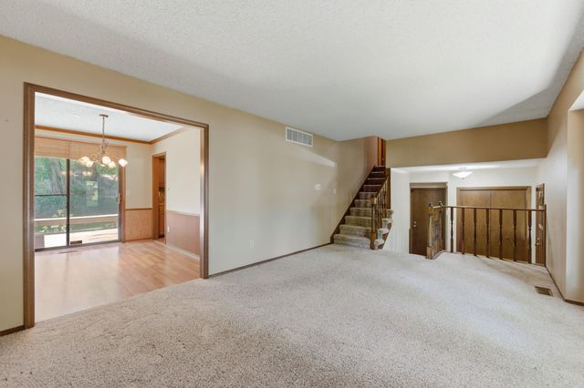 1112 E James St, Derby, KS 67037