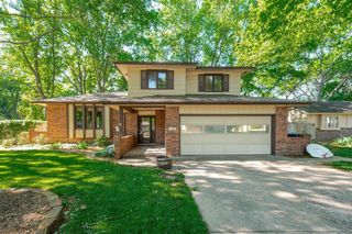 1112 E James St, Derby, KS 67037