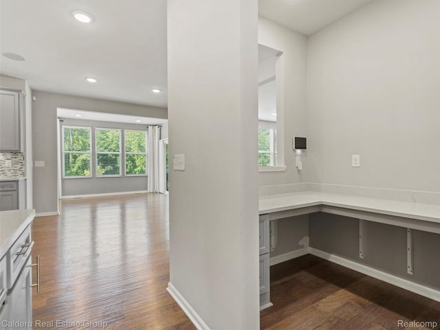 4132 Walcott Drive, Lake Orion Village, MI 48359