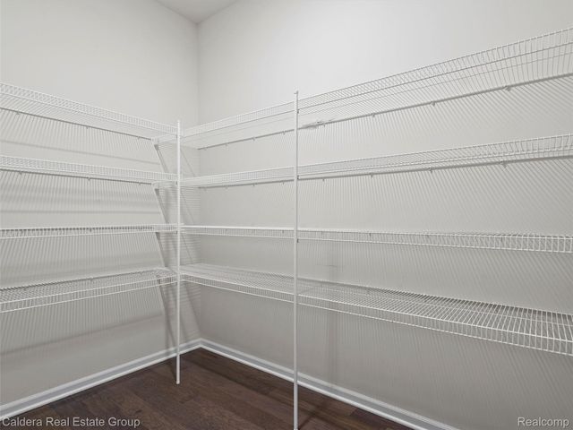 4132 Walcott Drive, Lake Orion Village, MI 48359