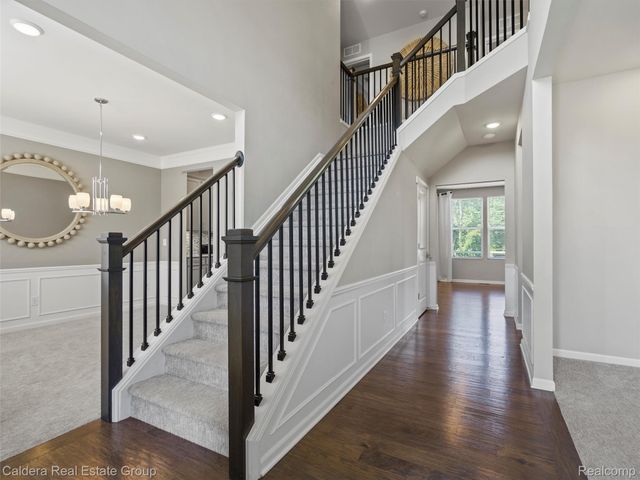 4132 Walcott Drive, Lake Orion Village, MI 48359