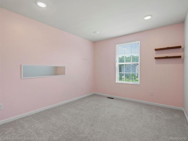 4132 Walcott Drive, Lake Orion Village, MI 48359