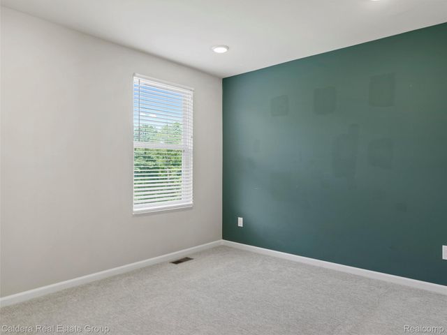 4132 Walcott Drive, Lake Orion Village, MI 48359