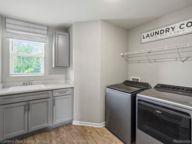 4132 Walcott Drive, Lake Orion Village, MI 48359