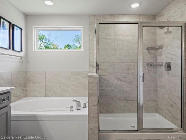 4132 Walcott Drive, Lake Orion Village, MI 48359