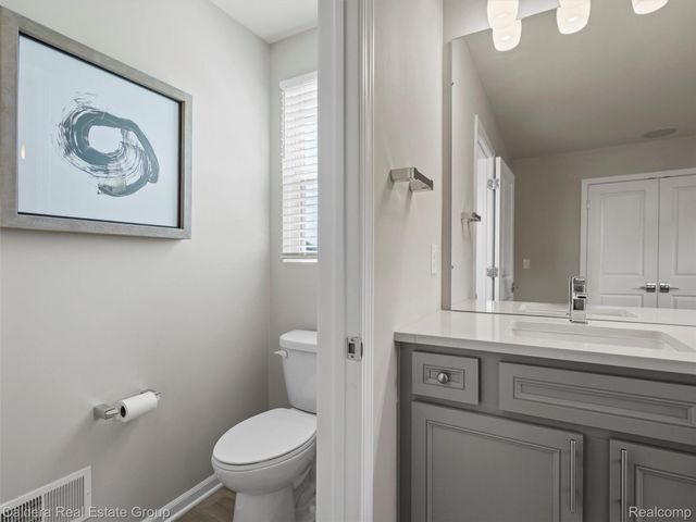 4132 Walcott Drive, Lake Orion Village, MI 48359