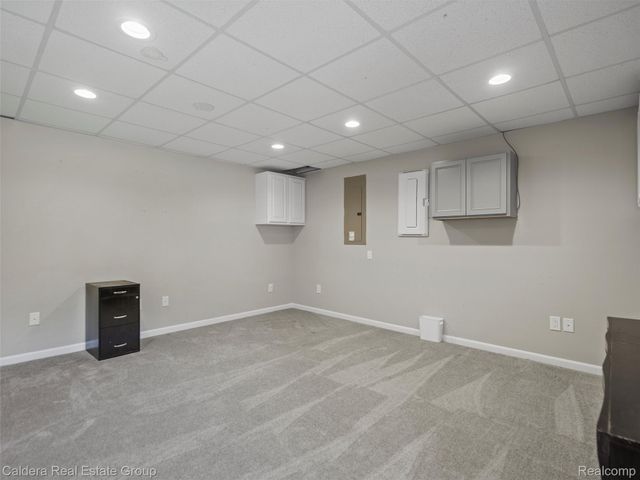 4132 Walcott Drive, Lake Orion Village, MI 48359