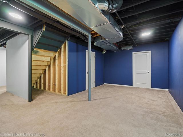 4132 Walcott Drive, Lake Orion Village, MI 48359