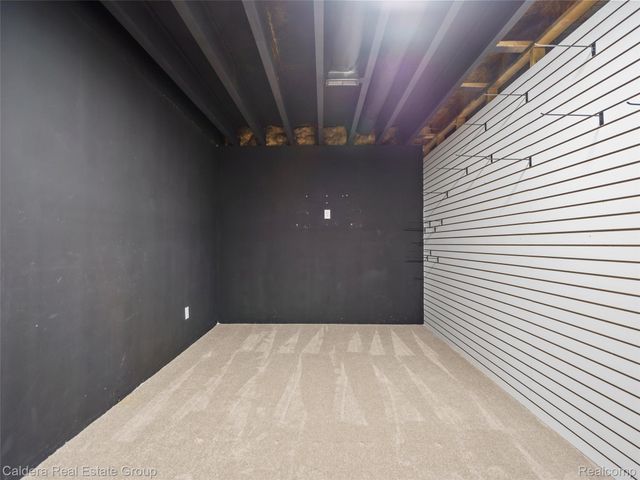 4132 Walcott Drive, Lake Orion Village, MI 48359