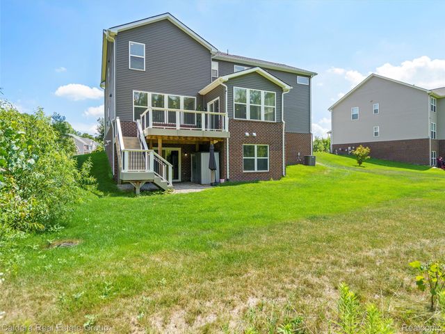 4132 Walcott Drive, Lake Orion Village, MI 48359