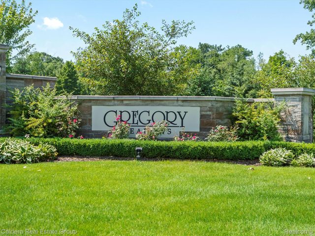 4132 Walcott Drive, Lake Orion Village, MI 48359