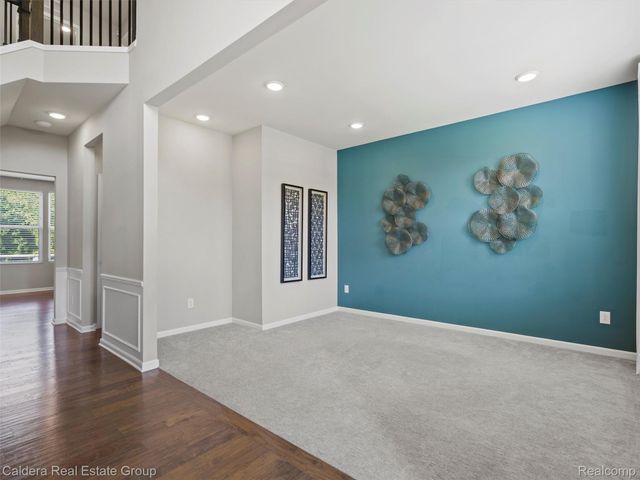 4132 Walcott Drive, Lake Orion Village, MI 48359