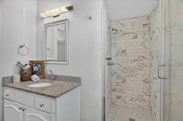 404 NW Wintercrest Road, Burleson, TX 76028