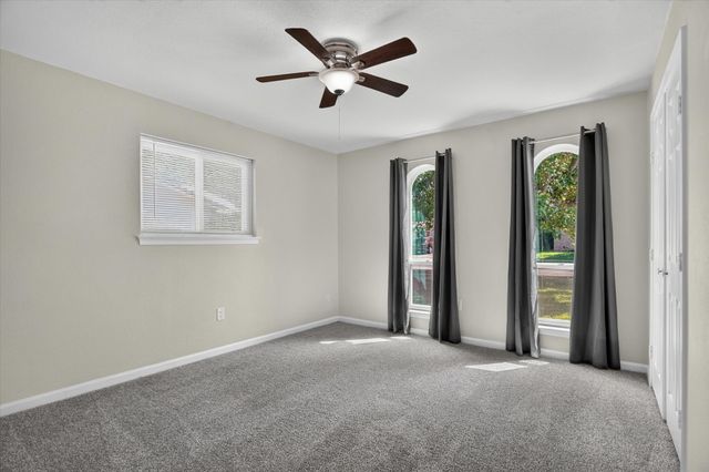 404 NW Wintercrest Road, Burleson, TX 76028