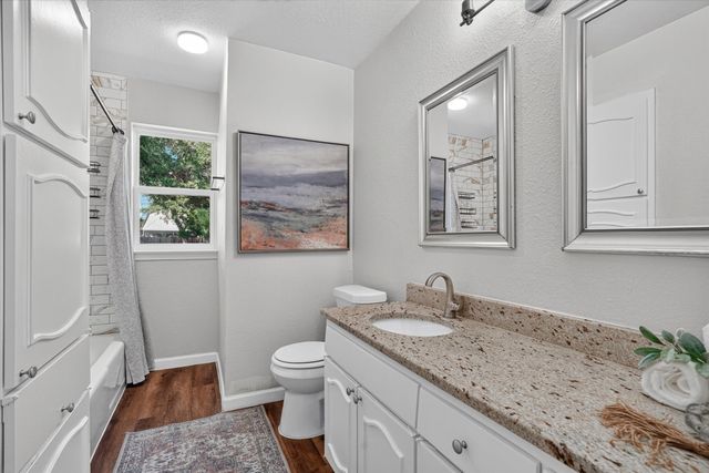 404 NW Wintercrest Road, Burleson, TX 76028